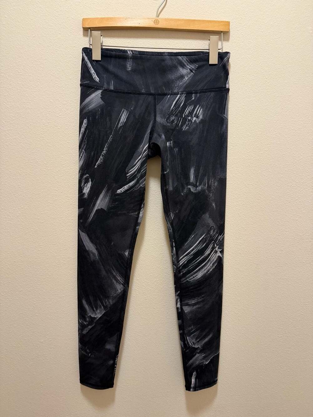 Alo Yoga Airbrush Modernist Black Gray Abstract Brushstroke Leggings Size M
